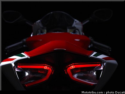 ducati_1199_s_tricolore_6_2012.jpg