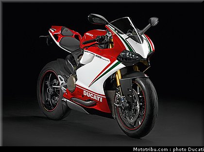 ducati_1199_s_tricolore_7_2012.jpg