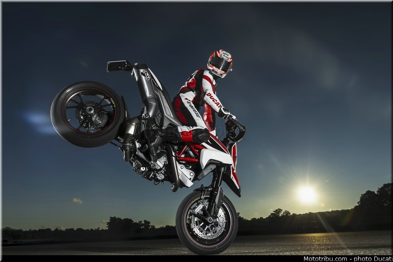 0002_ducati_2013_hypermotard_hayden_002