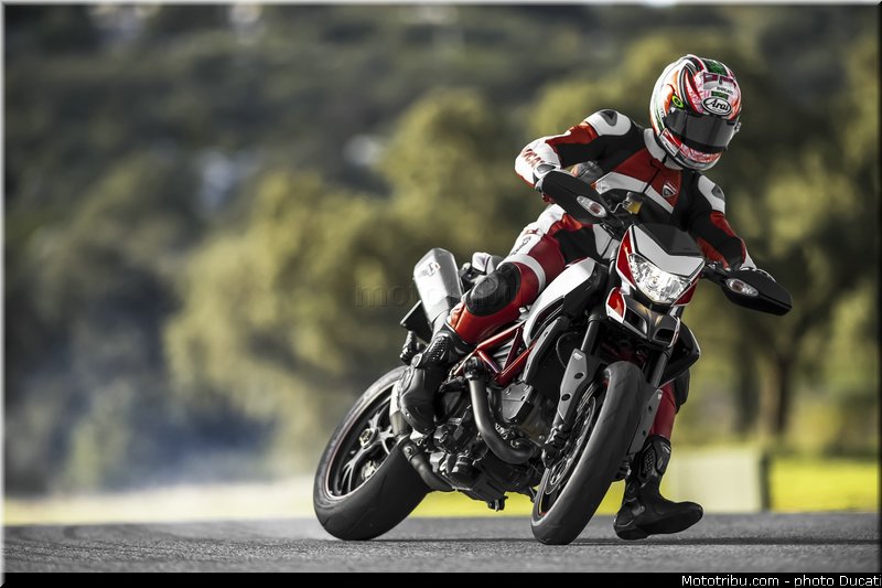 0004_ducati_2013_hypermotard_hayden_004