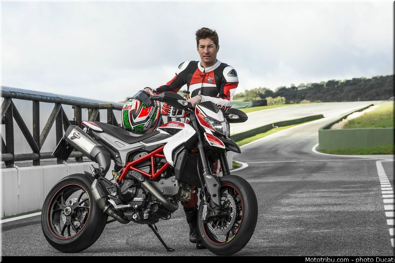 0017_ducati_2013_hypermotard_hayden_017
