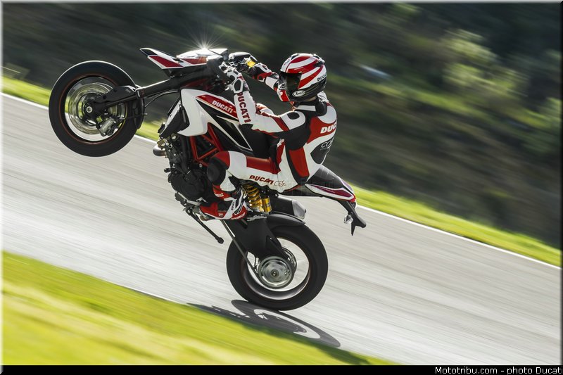 0035_ducati_2013_hypermotard_action_035