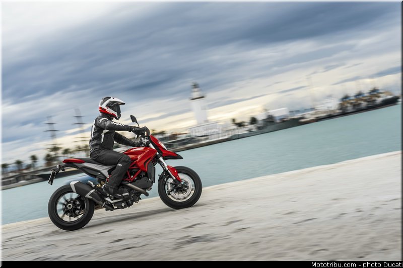 0055_ducati_2013_hypermotard_action_055