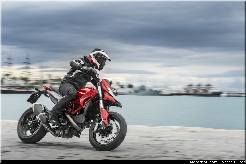 0056_ducati_2013_hypermotard_action_056