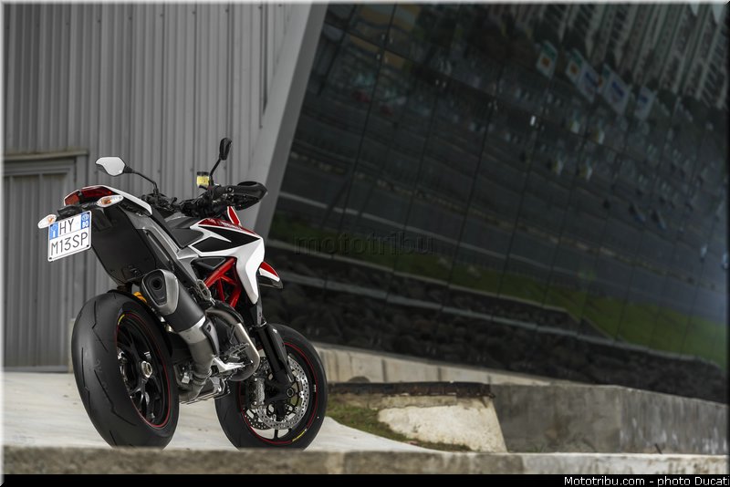 0065_ducati_2013_hypermotard_statique_005