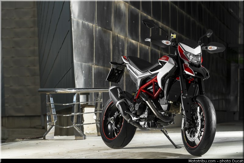 0066_ducati_2013_hypermotard_statique_006