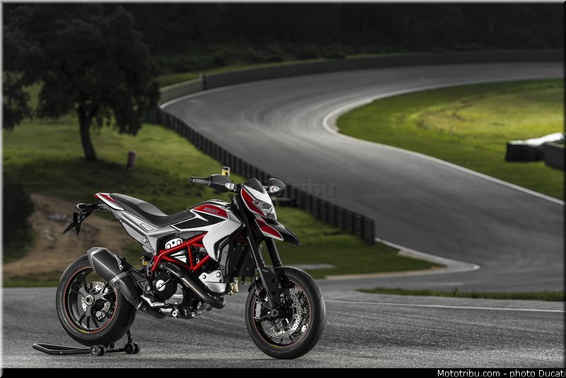 0069_ducati_2013_hypermotard_statique_009