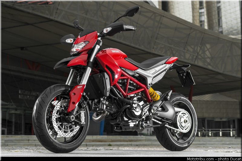0071_ducati_2013_hypermotard_statique_011