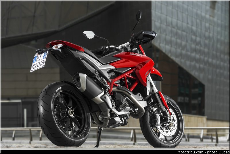 0072_ducati_2013_hypermotard_statique_012