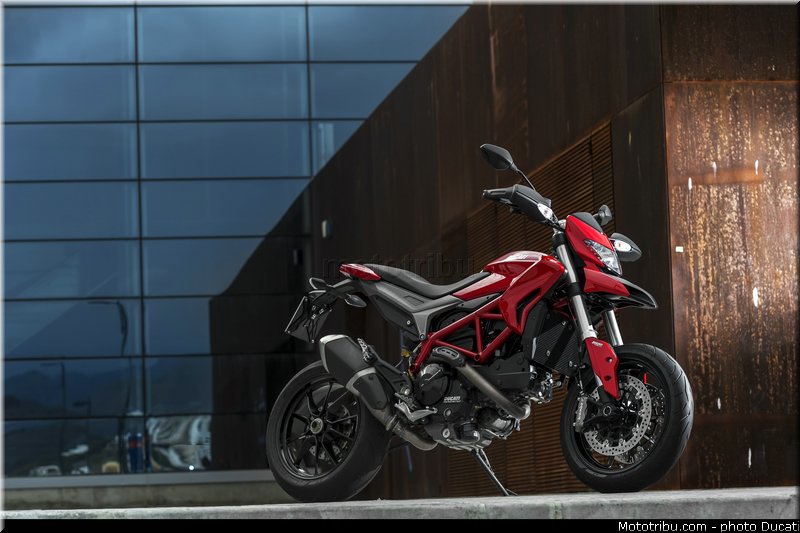 0075_ducati_2013_hypermotard_statique_015