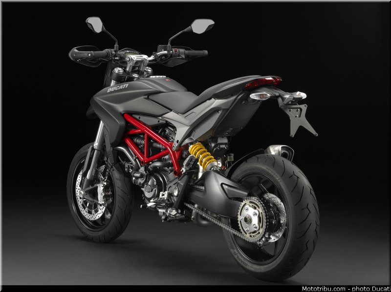 0087_ducati_2013_hypermotard_statique_027