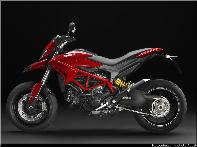 0090_ducati_2013_hypermotard_statique_030