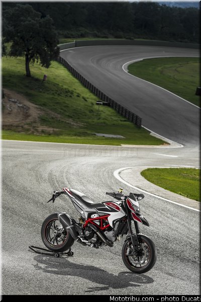 0096_ducati_2013_hypermotard_statique_036