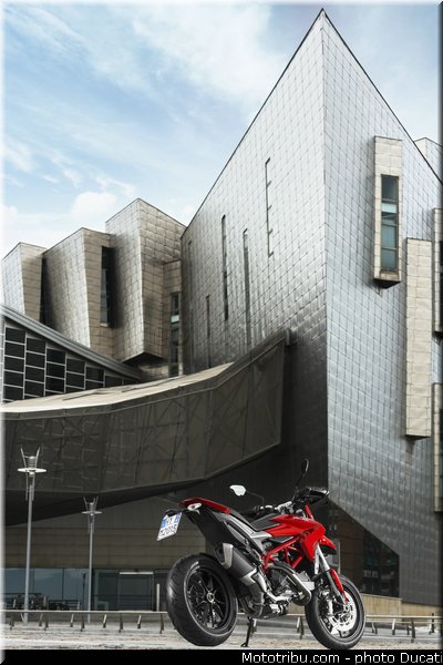 0097_ducati_2013_hypermotard_statique_037