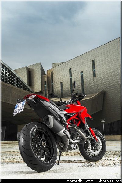 0098_ducati_2013_hypermotard_statique_038