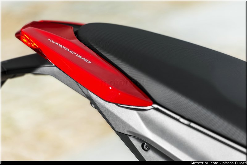 0114_ducati_2013_hypermotard_detail_014