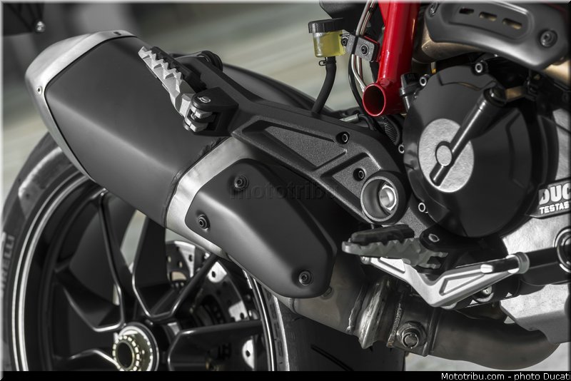 0116_ducati_2013_hypermotard_detail_016
