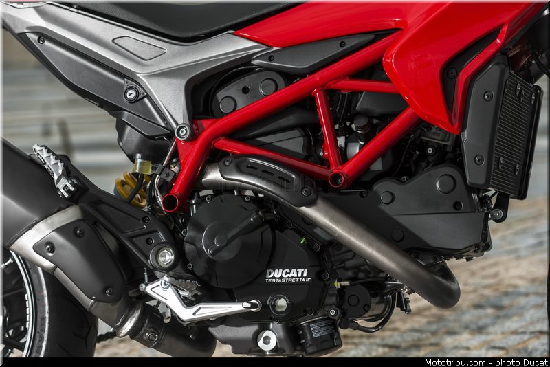 0118_ducati_2013_hypermotard_detail_018