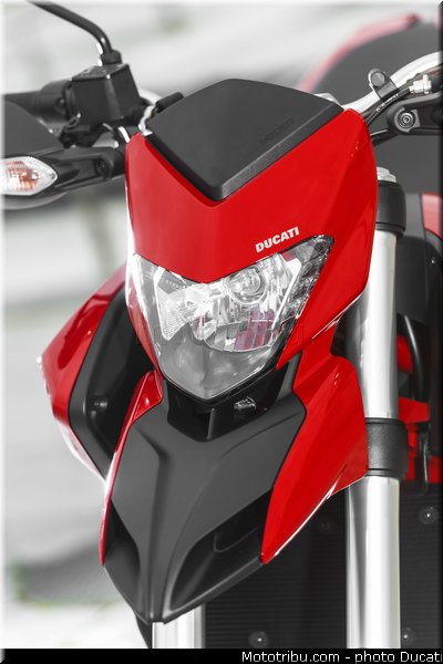 0129_ducati_2013_hypermotard_detail_029