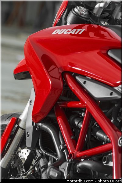 0132_ducati_2013_hypermotard_detail_032