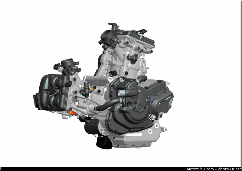 0137_ducati_2013_hypermotard_cao_004