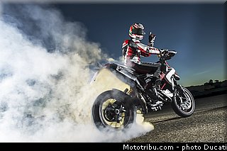 0003_ducati_2013_hypermotard_hayden_003.jpg