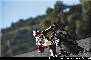 0010_ducati_2013_hypermotard_hayden_010.jpg
