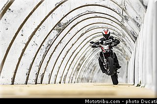 0026_ducati_2013_hypermotard_action_026.jpg