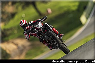 0039_ducati_2013_hypermotard_action_039.jpg