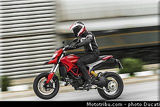 0042_ducati_2013_hypermotard_action_042.jpg