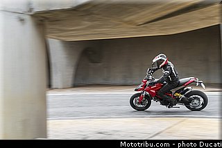 0043_ducati_2013_hypermotard_action_043.jpg