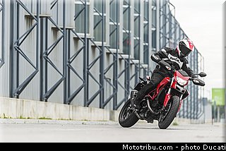 0057_ducati_2013_hypermotard_action_057.jpg