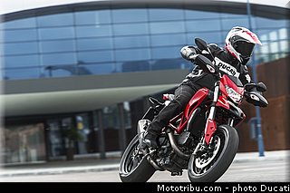 0059_ducati_2013_hypermotard_action_059.jpg