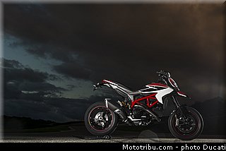 0067_ducati_2013_hypermotard_statique_007.jpg