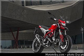 0074_ducati_2013_hypermotard_statique_014.jpg