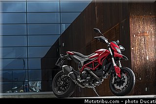 0075_ducati_2013_hypermotard_statique_015.jpg