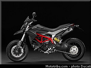0078_ducati_2013_hypermotard_statique_018.jpg
