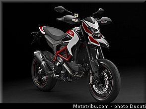 0085_ducati_2013_hypermotard_statique_025.jpg