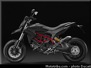 0086_ducati_2013_hypermotard_statique_026.jpg