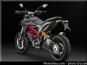 0087_ducati_2013_hypermotard_statique_027.jpg