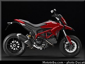 0091_ducati_2013_hypermotard_statique_031.jpg