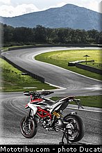 0095_ducati_2013_hypermotard_statique_035.jpg