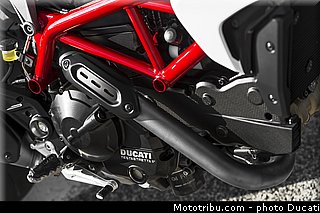 0109_ducati_2013_hypermotard_detail_009.jpg