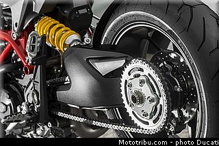 0112_ducati_2013_hypermotard_detail_012.jpg