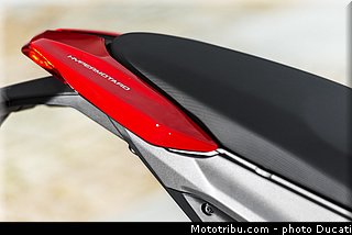 0114_ducati_2013_hypermotard_detail_014.jpg