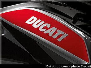 0123_ducati_2013_hypermotard_detail_023.jpg