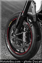0124_ducati_2013_hypermotard_detail_024.jpg