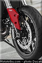 0126_ducati_2013_hypermotard_detail_026.jpg