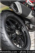 0127_ducati_2013_hypermotard_detail_027.jpg