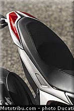 0131_ducati_2013_hypermotard_detail_031.jpg